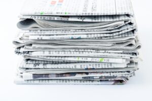 窓拭きに新聞紙はよくない？古新聞を使わない掃除方法もご提案！